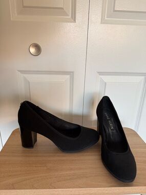 Anne Klein Black Block Heel Pumps with Rounded Toe